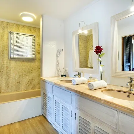 Owl Francesc - Family And Friends Вілла